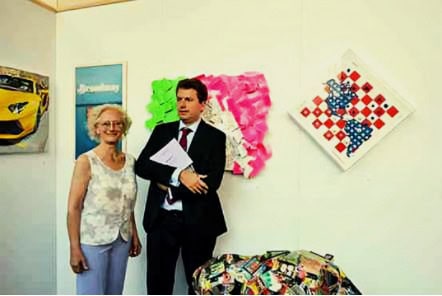 Il prof Daniele Radini Tedeschi, direttore della Triennale, con Aurora Mazzoldi, davanti…